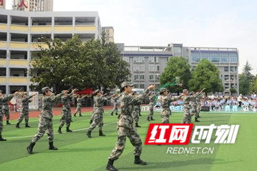 迷彩筑童心 立志向未来——taptap官方网站民兵预备大队国防教育进校园活动